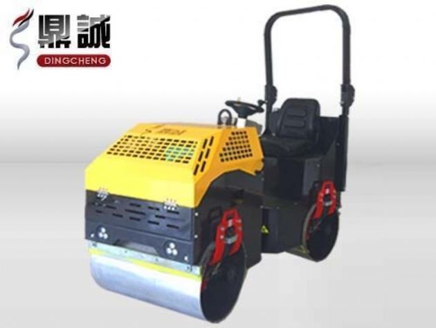 點擊查看詳細信息<br>標題：1噸全液壓振動壓路機 閱讀次數：14477